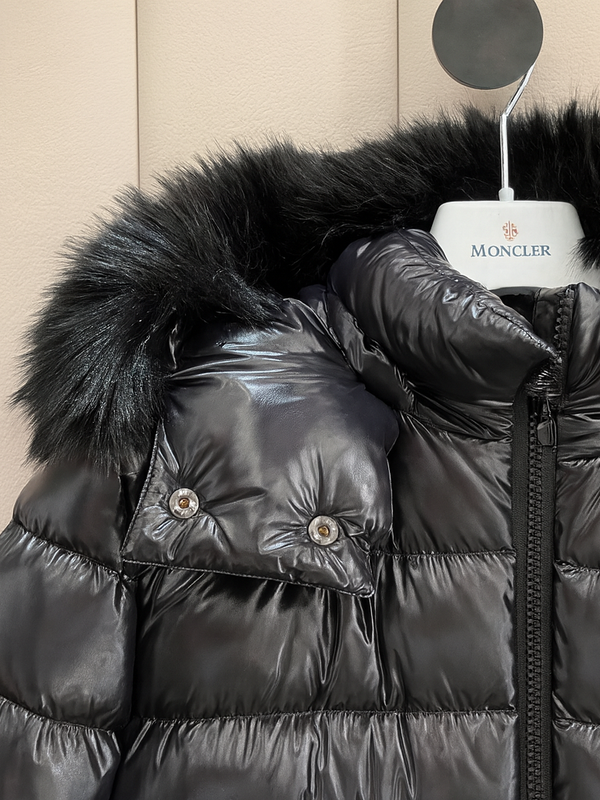Down Jacket With Fur Hood